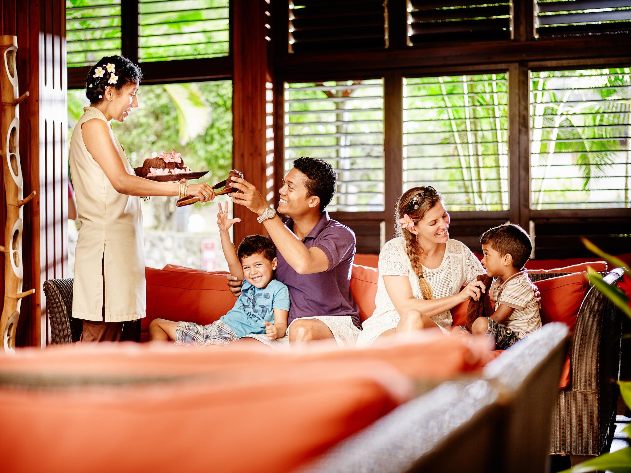 Iloha Seaview Hotel แซ็งต์-เลอ ภายนอก รูปภาพ