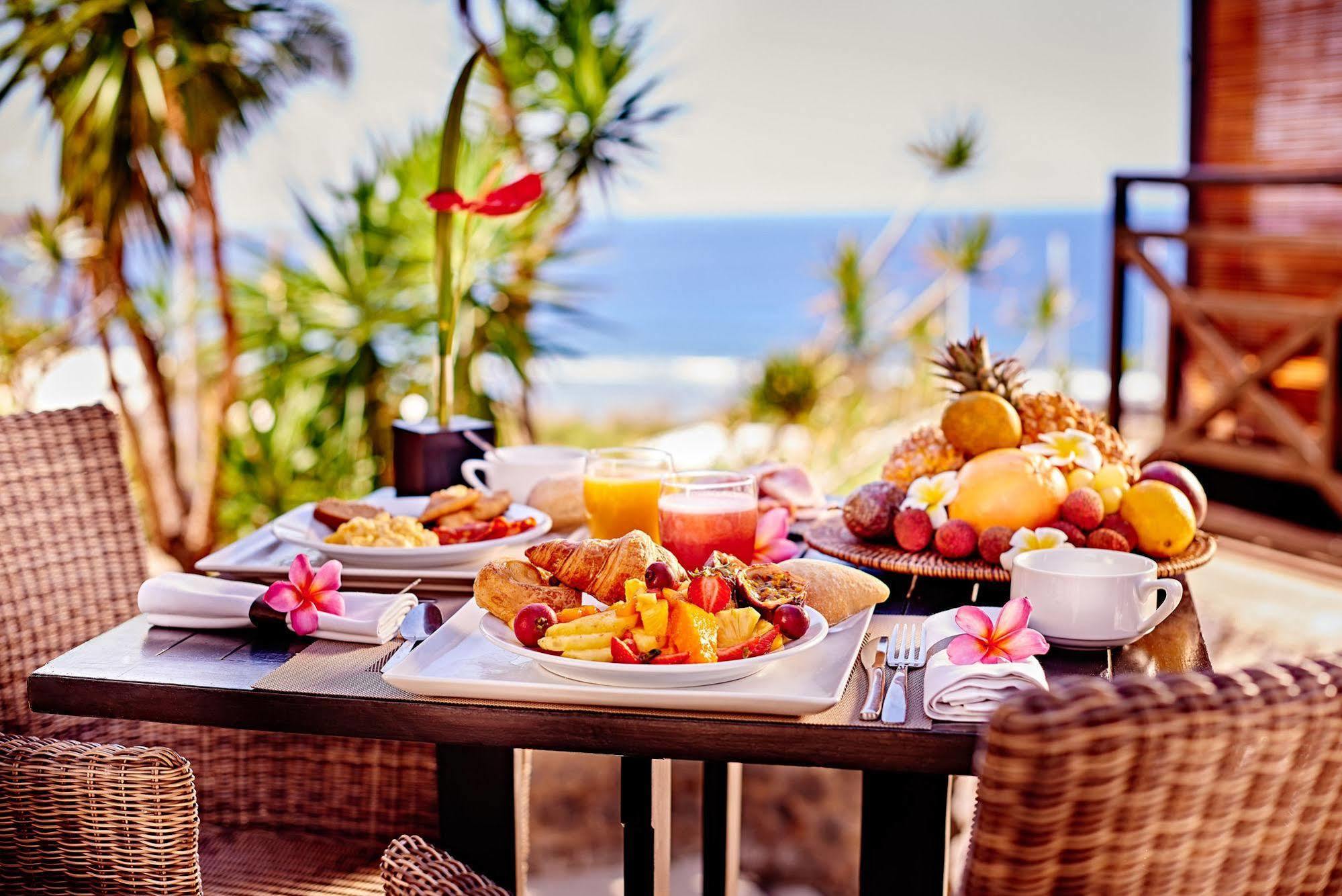 Iloha Seaview Hotel แซ็งต์-เลอ ภายนอก รูปภาพ